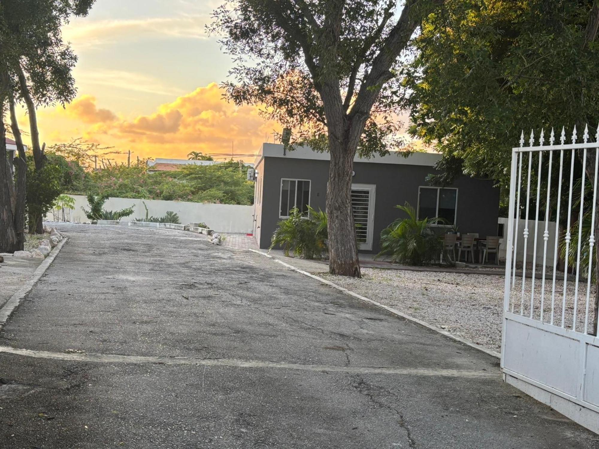 Advantage Apartments Curacao Willemstad Luaran gambar